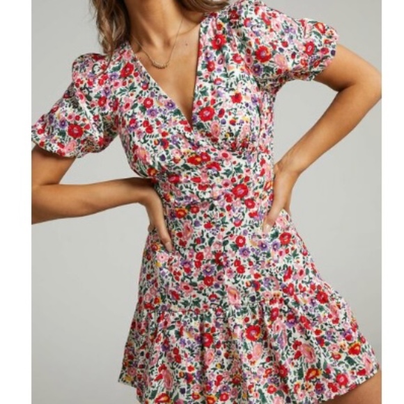 Showpo. Dresses & Skirts - Showpo floral dress